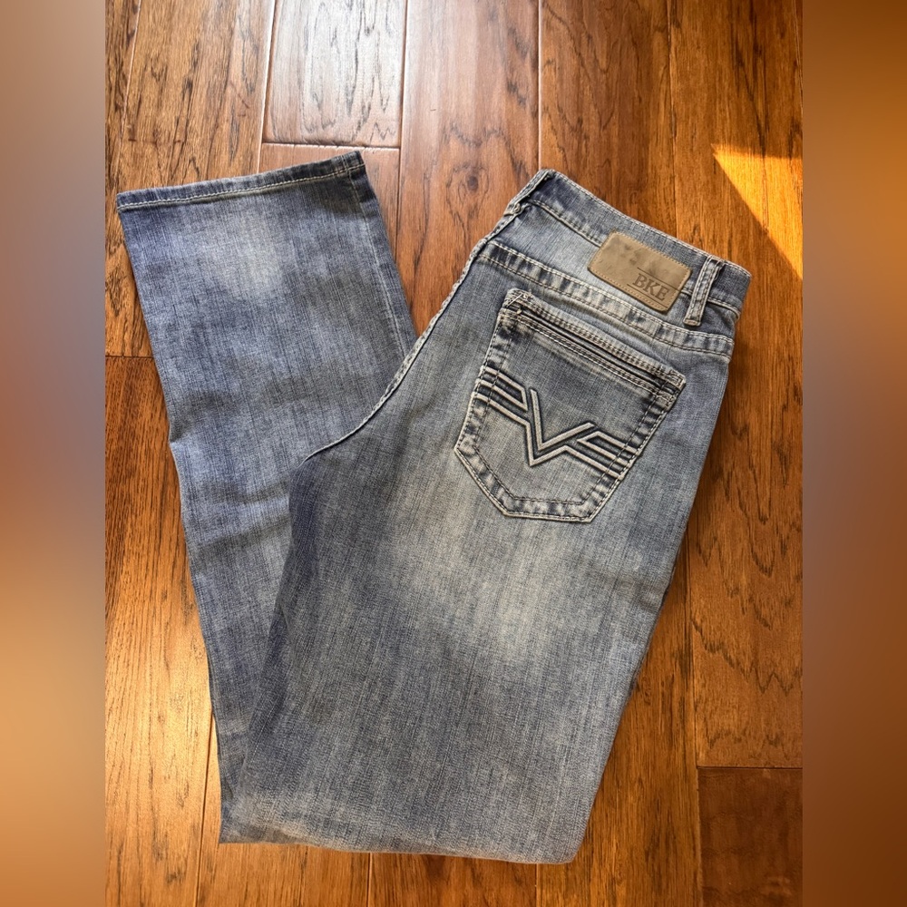 Buckle BKE  Men’s Jeans 36L Tyler Stretch Straight Leg Distressed Light Wash